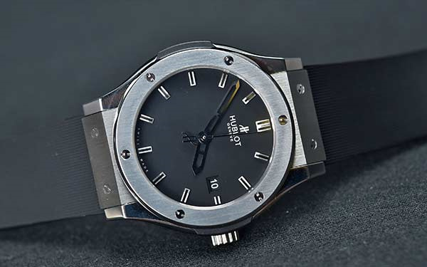 宇舶手表表带太松解决技巧盘点（图）